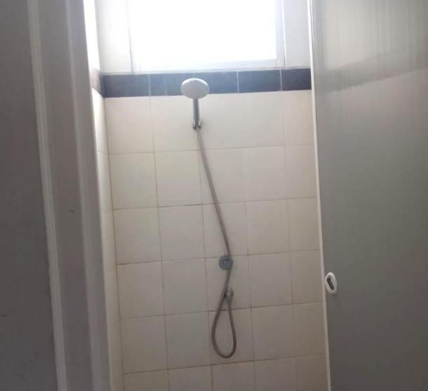 בית מלון כפרי Oyo 93286 Yellow House Syariah