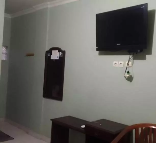 Hotelli Oyo 93286 Yellow House Syariah