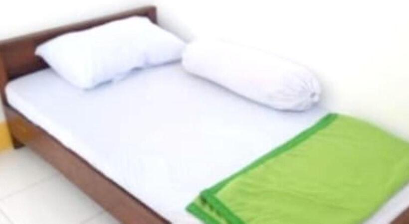 בית מלון כפרי Oyo 93286 Yellow House Syariah