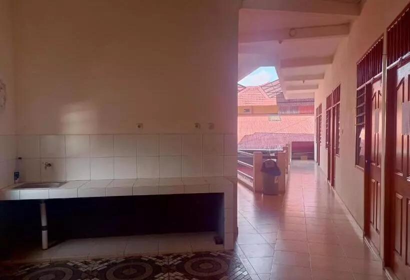 Hotelli Oyo 93303 Lourdes Blessing Hill