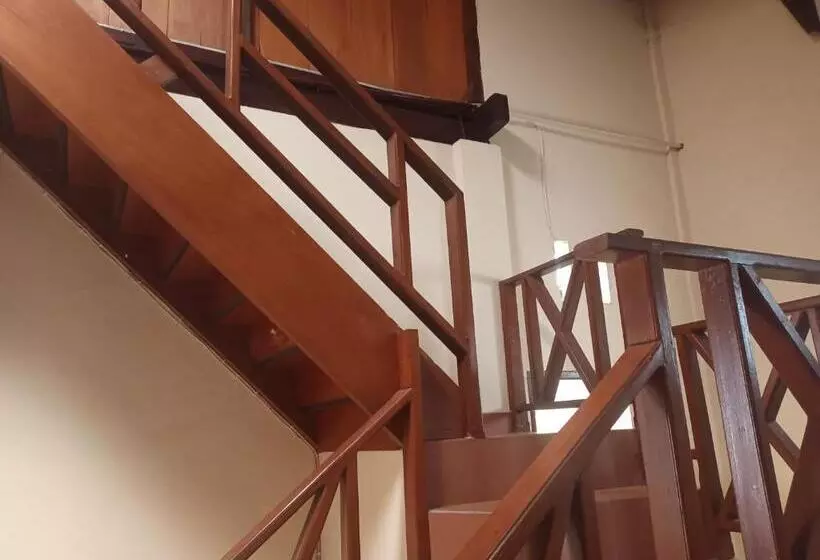 Hotelli Oyo 93303 Lourdes Blessing Hill