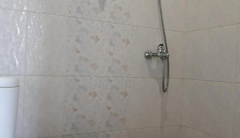 בית מלון כפרי Oyo 93308 Lima Saudara Syariah