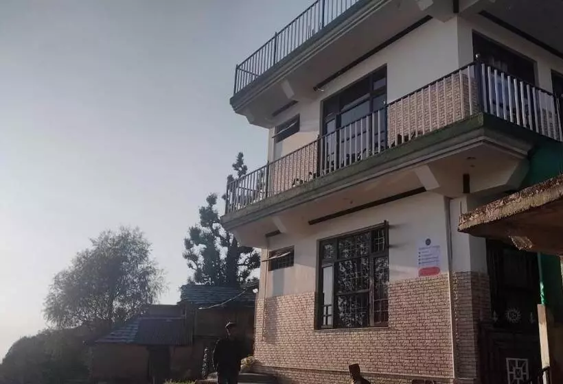 ホテル Oyo Krishna Cottage