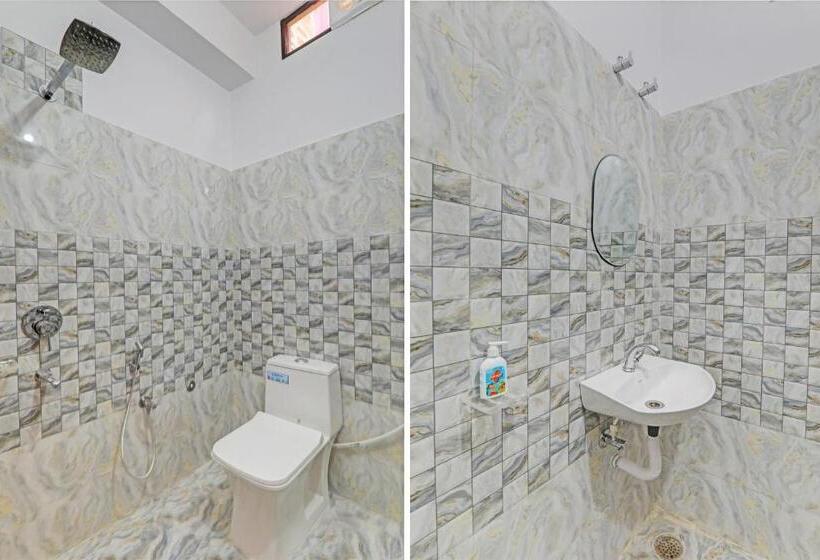 Oyo Flagship Royal Velvet Hotel & Banquet