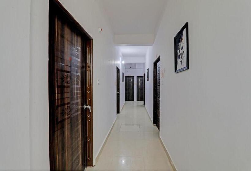 Oyo Flagship Royal Velvet Hotel & Banquet