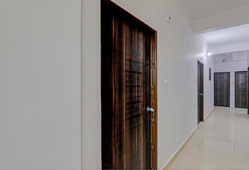 Oyo Flagship Royal Velvet Hotel & Banquet