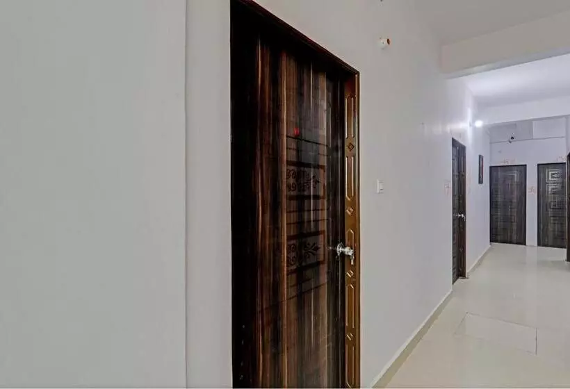 Oyo Flagship Royal Velvet Hotel & Banquet