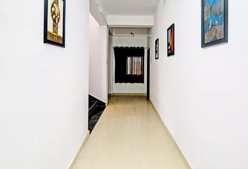 Oyo Flagship Royal Velvet Hotel & Banquet