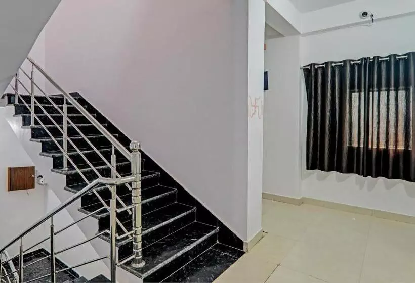 Oyo Flagship Royal Velvet Hotel & Banquet