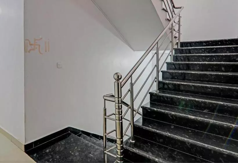 Oyo Flagship Royal Velvet Hotel & Banquet