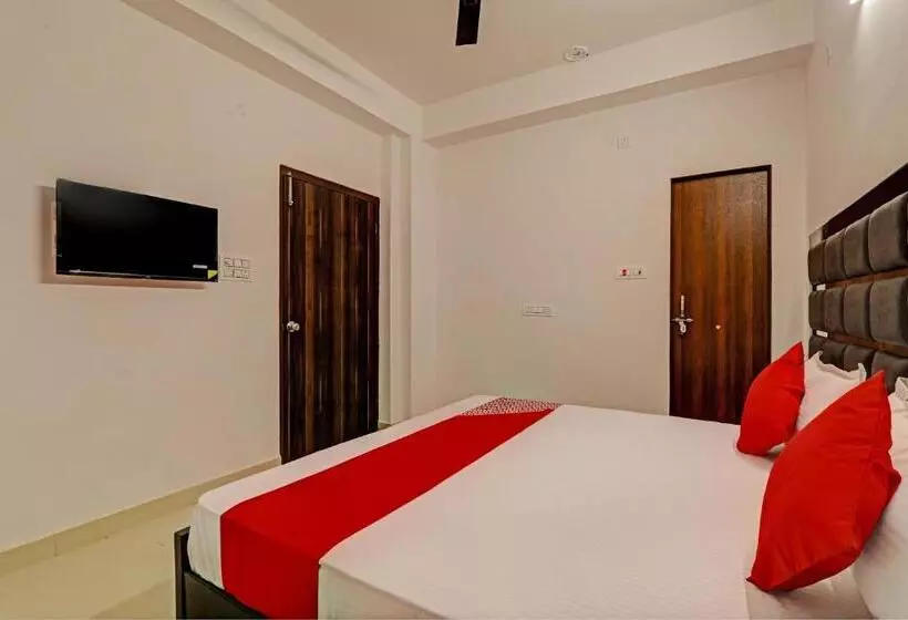 Oyo Flagship Royal Velvet Hotel & Banquet