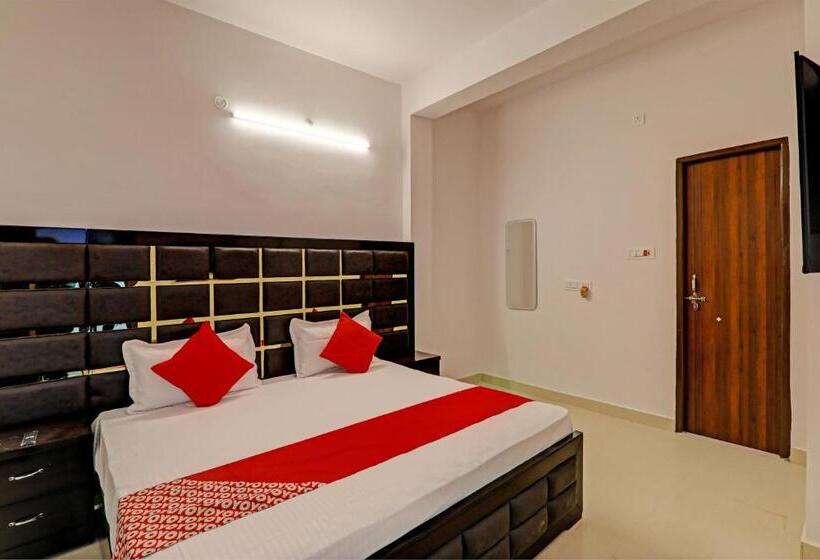 Oyo Flagship Royal Velvet Hotel & Banquet