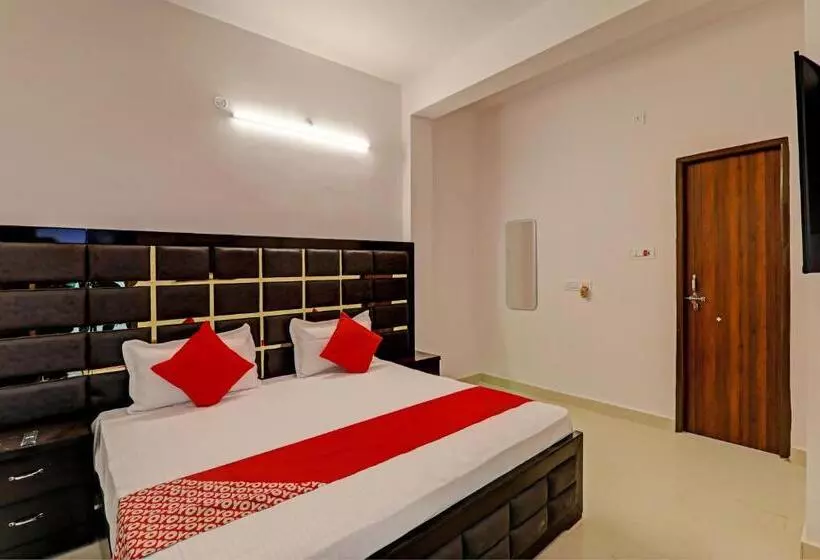 Oyo Flagship Royal Velvet Hotel & Banquet