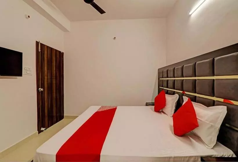 Oyo Flagship Royal Velvet Hotel & Banquet