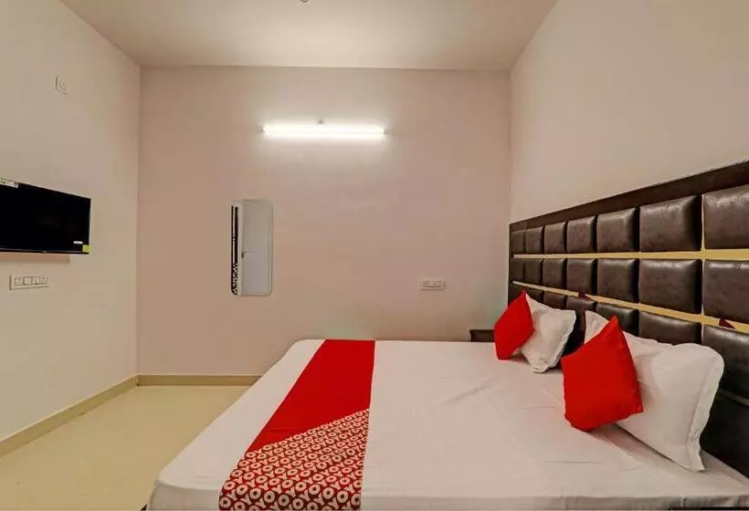 Oyo Flagship Royal Velvet Hotel & Banquet