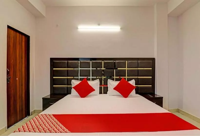 Oyo Flagship Royal Velvet Hotel & Banquet
