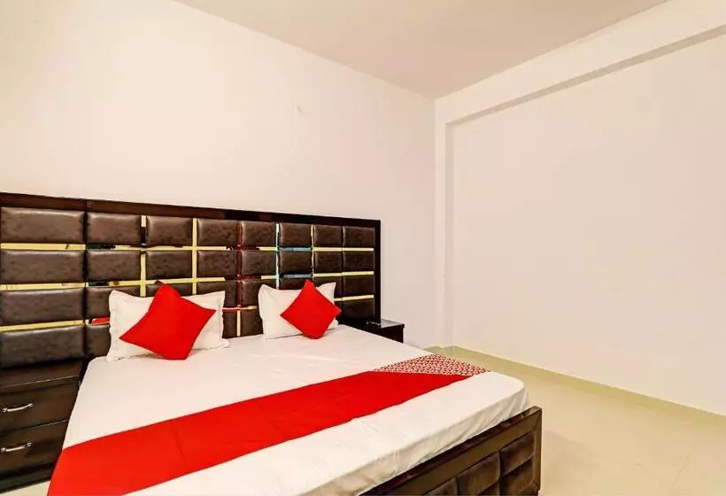Oyo Flagship Royal Velvet Hotel & Banquet