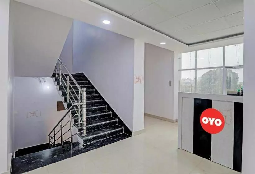 Oyo Flagship Royal Velvet Hotel & Banquet
