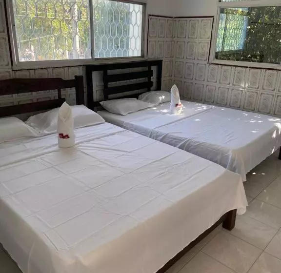 پانسیون Hostal La Terraza