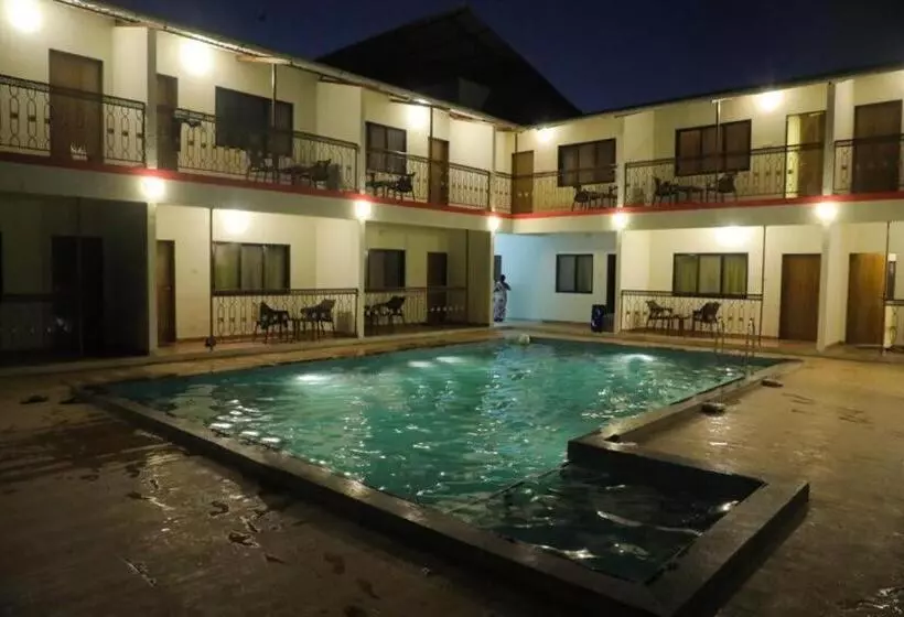 Majatalo Mokalbaug Beach Resort