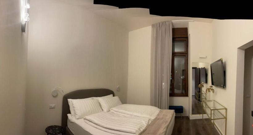 פנסיון Palazzo Lachman Rooms