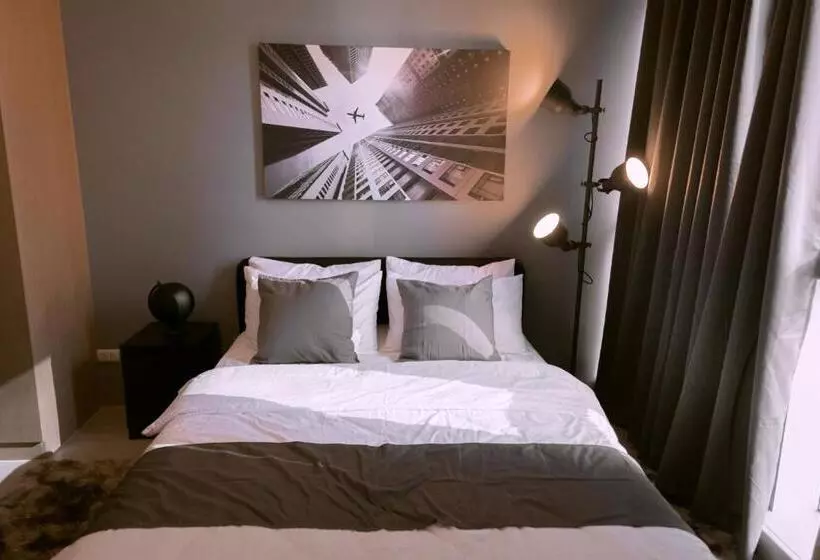 Uptown Parksuites 1br With Wi Fi, Free Netflix, Washer & Pool View