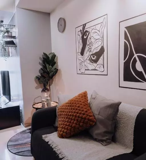 Uptown Parksuites 1br With Wi Fi, Free Netflix, Washer & Pool View