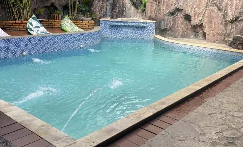 ユースホステル Sentosa Lodge
