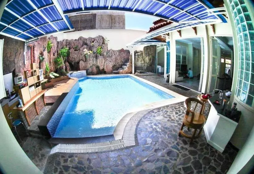 ユースホステル Sentosa Lodge