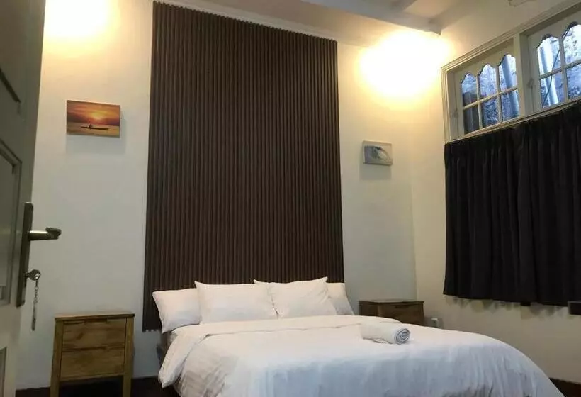 ユースホステル Sentosa Lodge