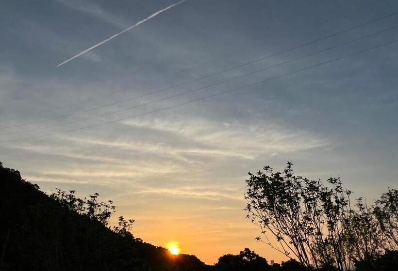 تختخواب و صبحانه 品雲岫民宿