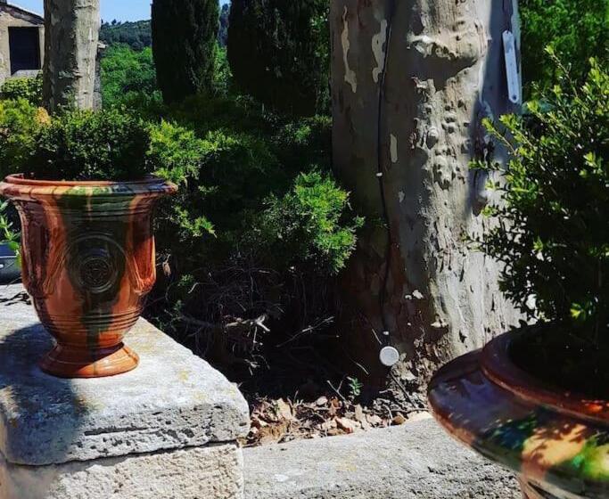 مبيت وإفطار Chambres D Hôtes Et Cuisine Commune, Domaine Les Peupliers, Lagnes