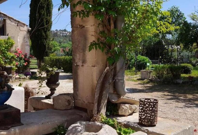 مبيت وإفطار Chambres D Hôtes Et Cuisine Commune, Domaine Les Peupliers, Lagnes