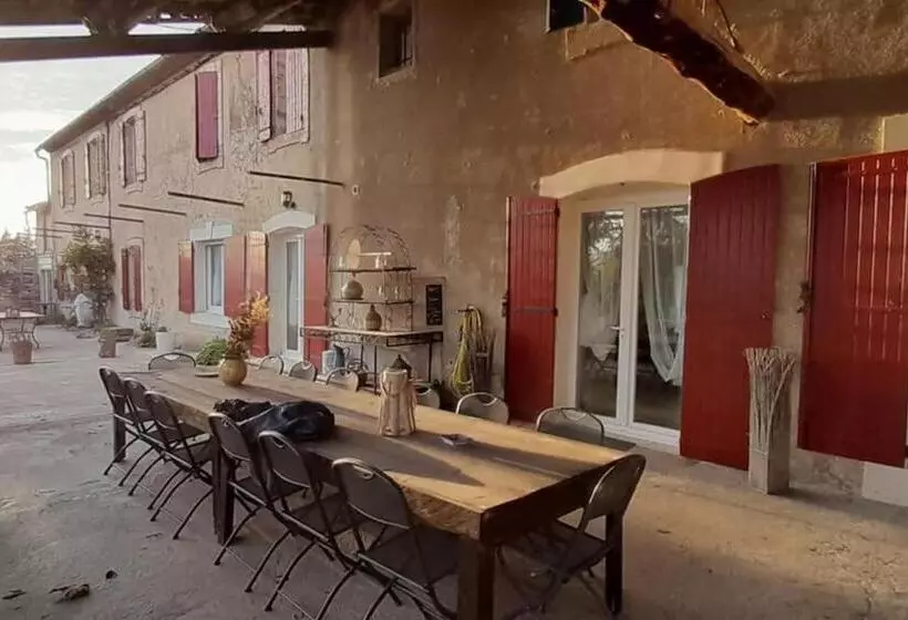 Aamiaismajoitus (B&B) Chambres D Hôtes Et Cuisine Commune, Domaine Les Peupliers, Lagnes