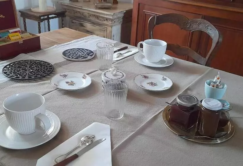 Aamiaismajoitus (B&B) Chambres D Hôtes Et Cuisine Commune, Domaine Les Peupliers, Lagnes