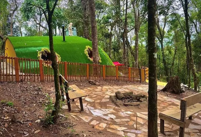 Aamiaismajoitus (B&B) Toca Do Precioso Vila Mágica