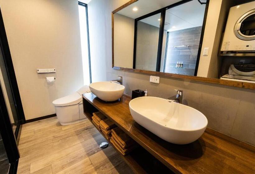 Breaky Hotel   Vacation Stay 21165v