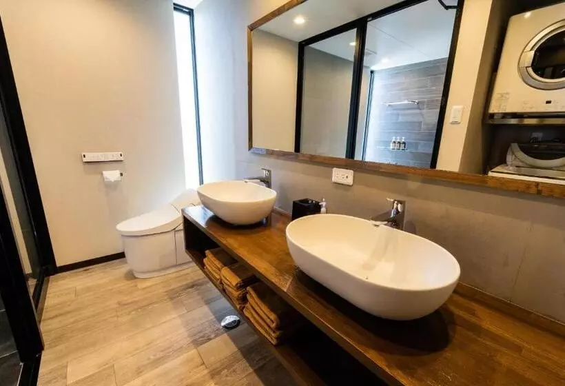 Breaky Hotel   Vacation Stay 21165v