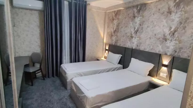 Hotel Boston