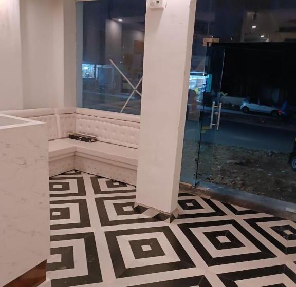 Отель Eagle Top 1