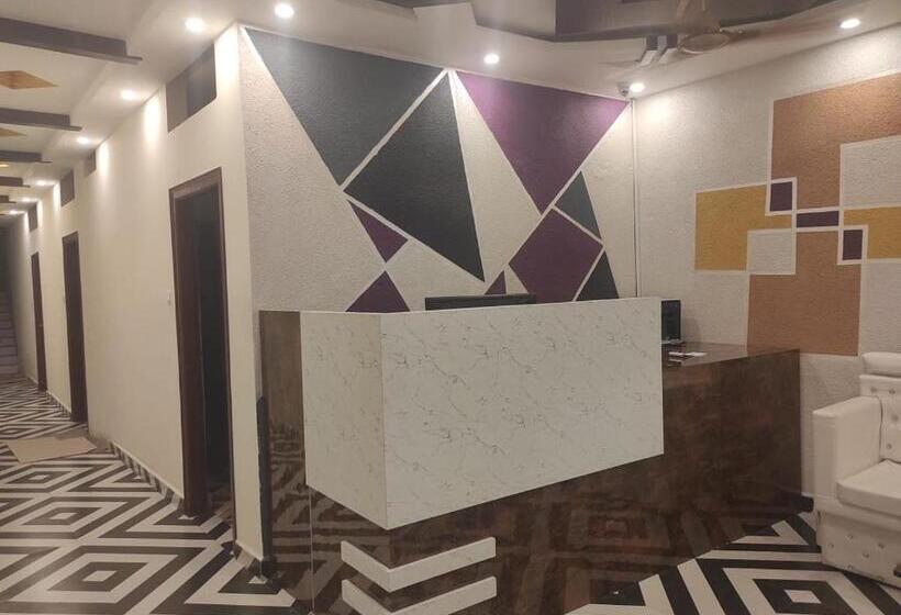 Отель Eagle Top 1