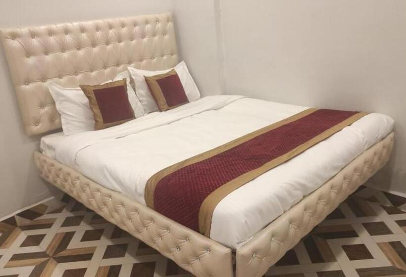 Отель Eagle Top 1