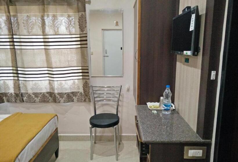 Отель Lodge Sri Venkatadri