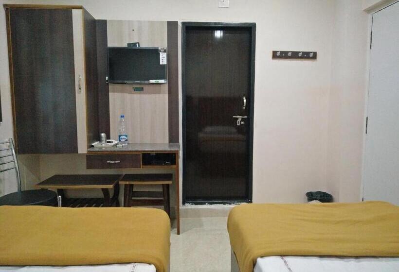 Отель Lodge Sri Venkatadri