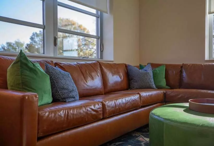 ホテル The Holbrook