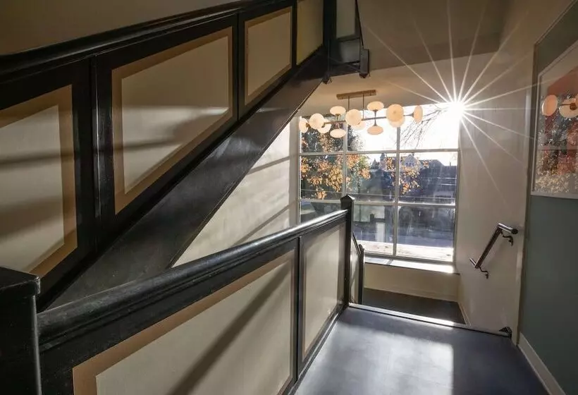 ホテル The Holbrook