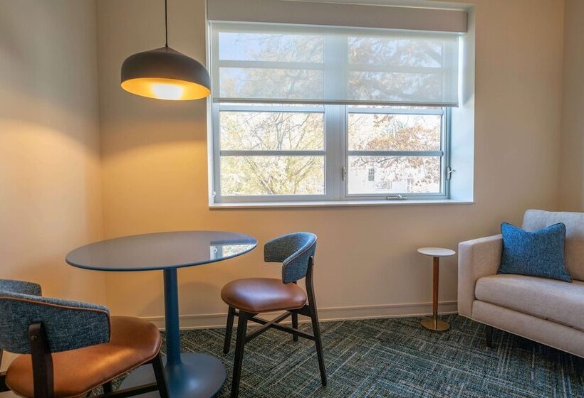 ホテル The Holbrook