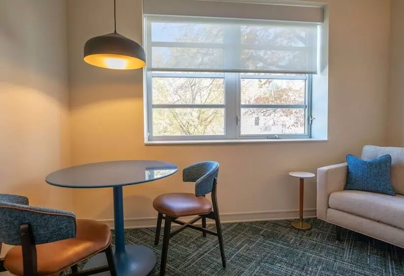 ホテル The Holbrook