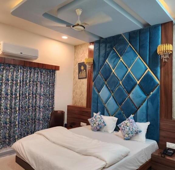 ホテル The Royal In