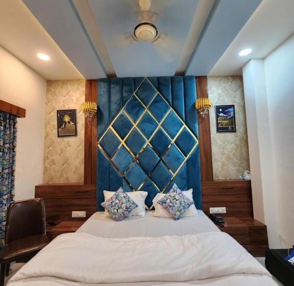 ホテル The Royal In